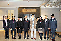 華僑大學賈益民校長（左四）參觀中大文物館，並與文物館署理館長姚進莊教授（右四）會晤